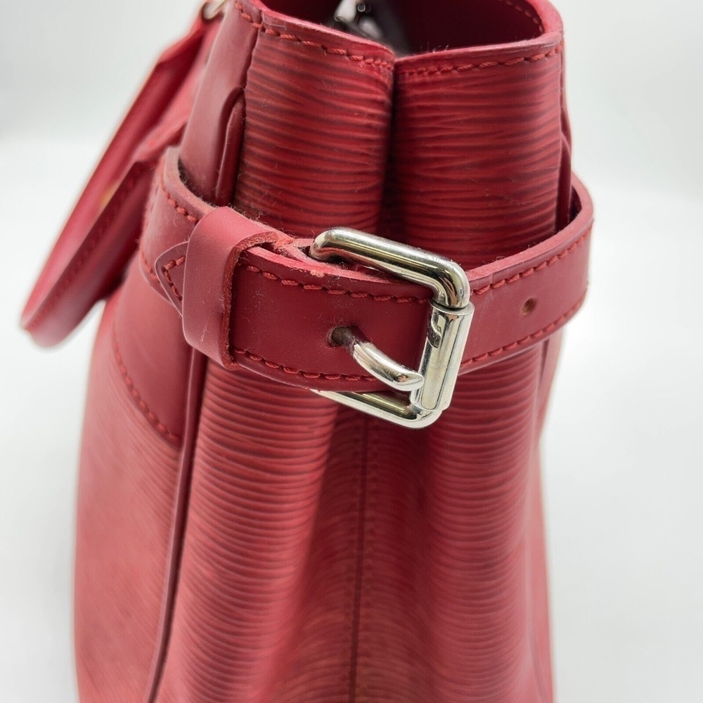 Louis Vuitton Epi Red Passy PM  Hand Bag - Picture 7 of 12
